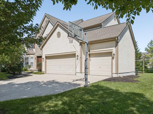 3234 Walkerview Drive, Hilliard, OH 43026