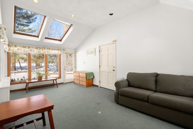 60 Lindbergh Ave, Newton, MA 02465