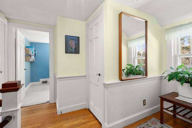 60 Lindbergh Ave, Newton, MA 02465