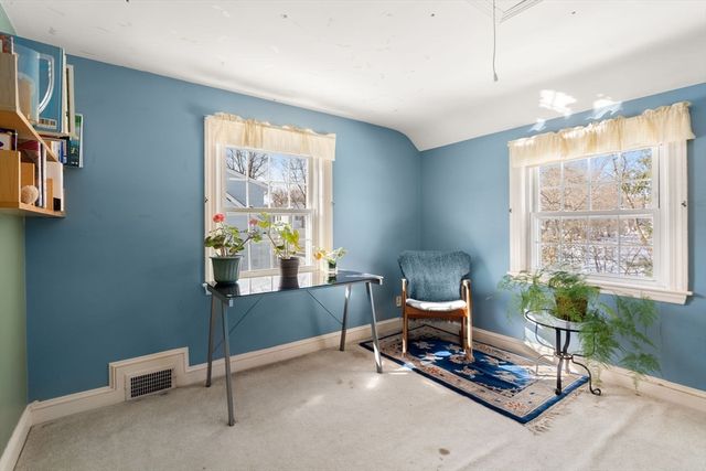 60 Lindbergh Ave, Newton, MA 02465