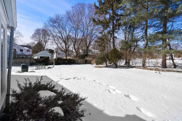 60 Lindbergh Ave, Newton, MA 02465