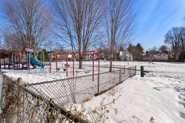 60 Lindbergh Ave, Newton, MA 02465