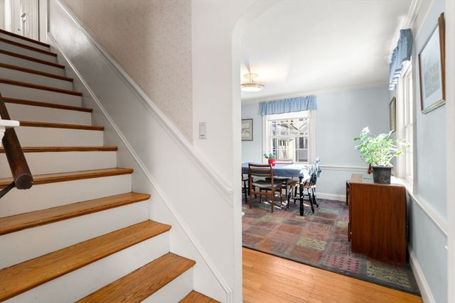 60 Lindbergh Ave, Newton, MA 02465