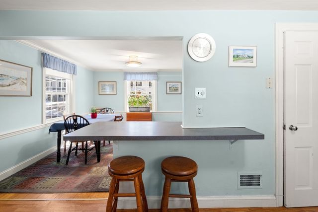 60 Lindbergh Ave, Newton, MA 02465