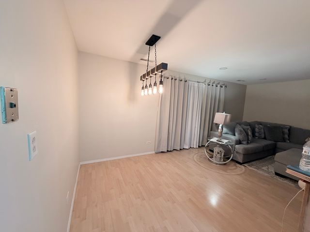 9147 S Roberts Road 205, Hickory Hills, IL 60457