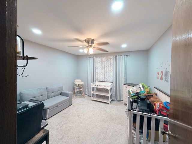 9147 S Roberts Road 205, Hickory Hills, IL 60457