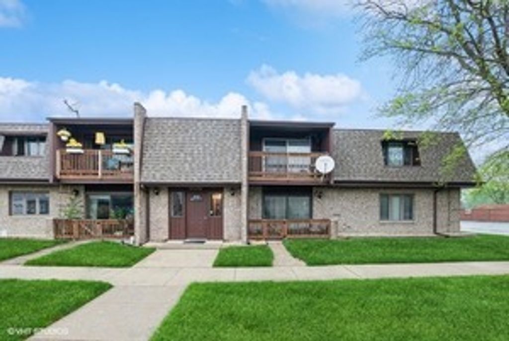 9147 S Roberts Road 205, Hickory Hills, IL 60457