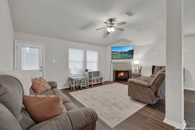 509 Roadrunner, New Braunfels, TX 78130