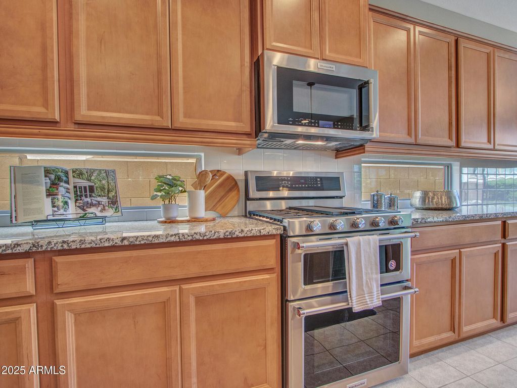 Image 14 of property listing at 44628 N 41st Lane, New River, AZ 85087