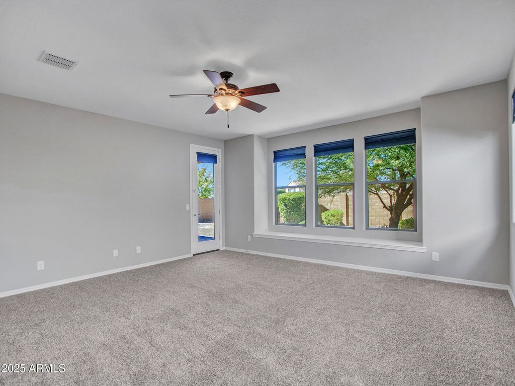 Image 27 of property listing at 44628 N 41st Lane, New River, AZ 85087