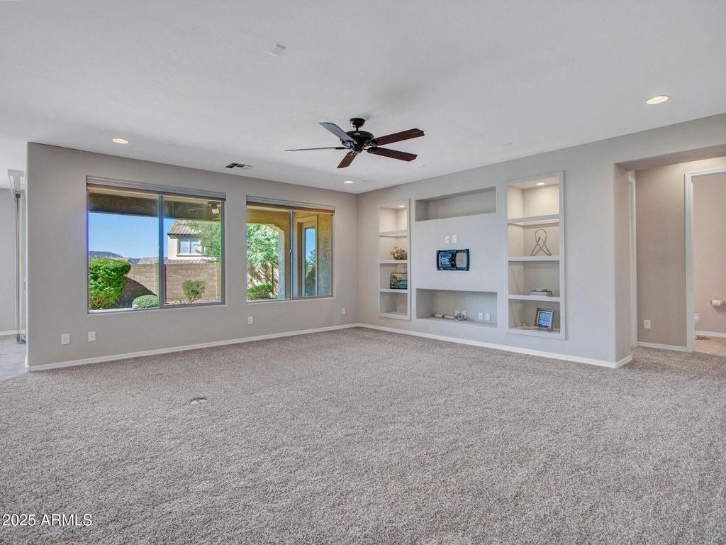 Image 6 of property listing at 44628 N 41st Lane, New River, AZ 85087