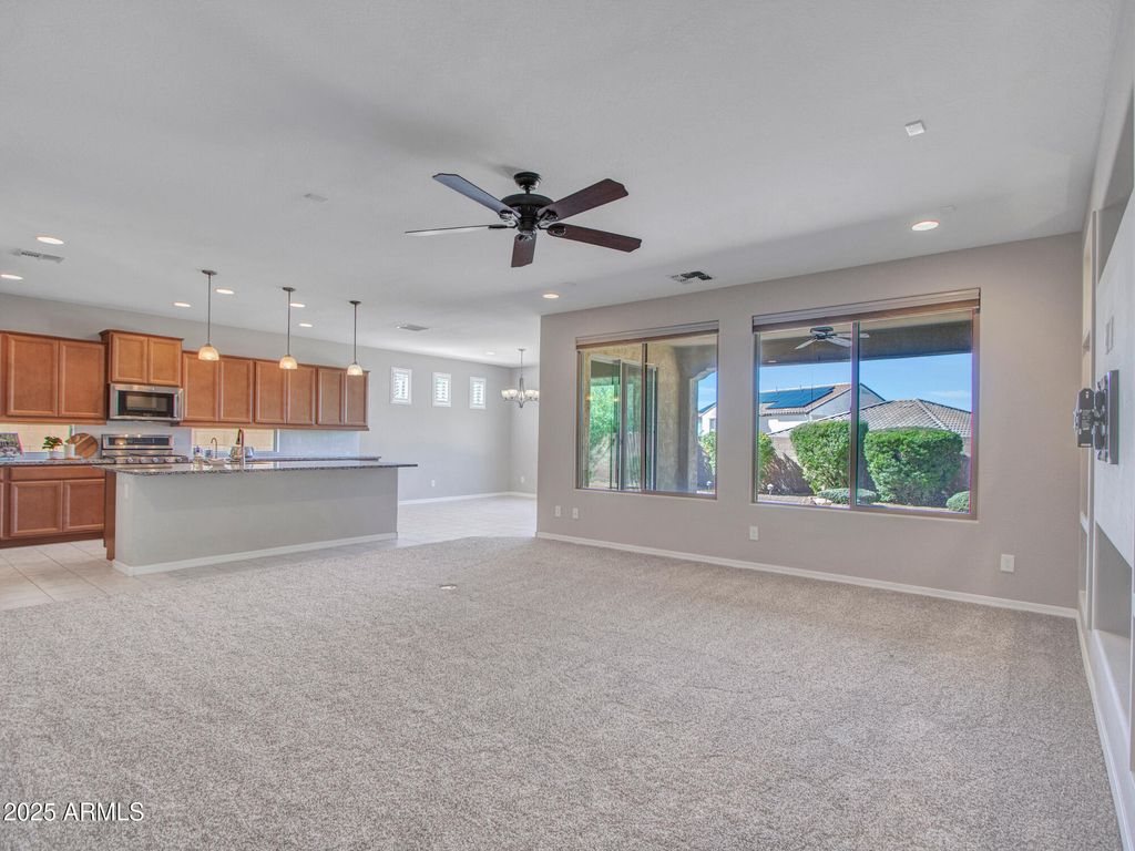 Image 8 of property listing at 44628 N 41st Lane, New River, AZ 85087