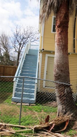 2809 Ball Front 2, Galveston, TX 77550