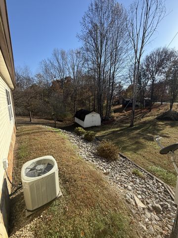 14 Overlook Ln, Tullahoma, TN 37388