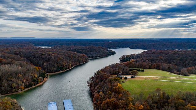 14 Overlook Ln, Tullahoma, TN 37388