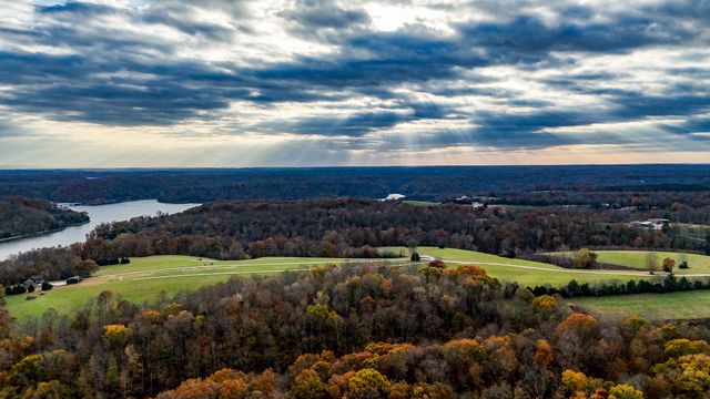 14 Overlook Ln, Tullahoma, TN 37388