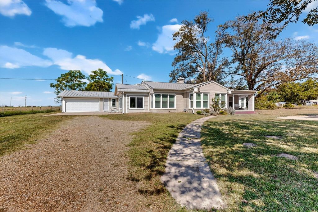 1800 W Frank Street W, Grand Saline, TX 75140