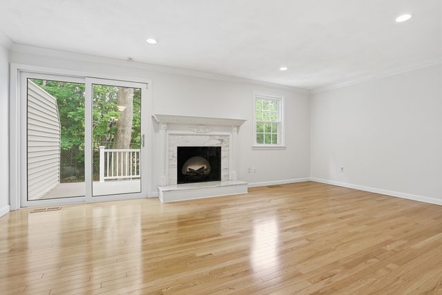 35 Casey Circle 35, Waltham, MA 02451