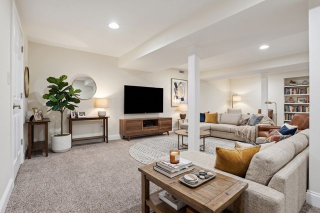 35 Casey Circle 35, Waltham, MA 02451