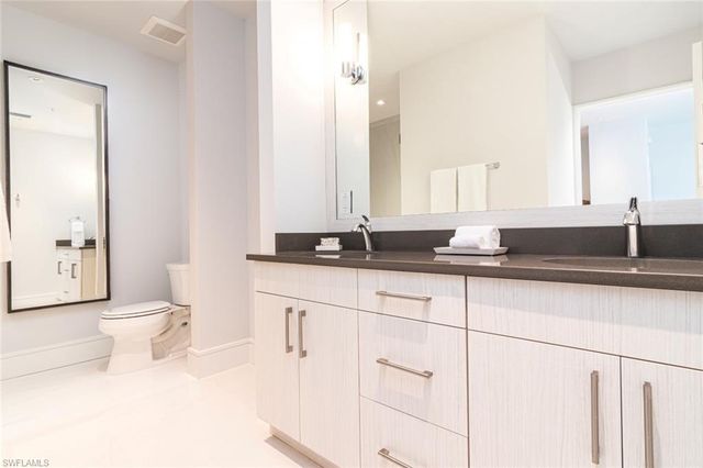 101 8th ST S # 305, Naples, FL 34102