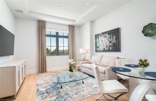 101 8th ST S # 305, Naples, FL 34102