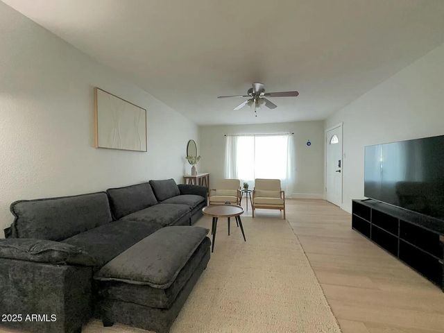 1 W FAIRMONT Drive, Tempe, AZ 85282
