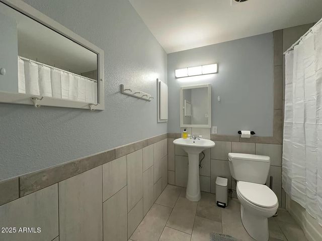 1 W FAIRMONT Drive, Tempe, AZ 85282