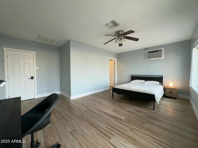 1 W FAIRMONT Drive, Tempe, AZ 85282