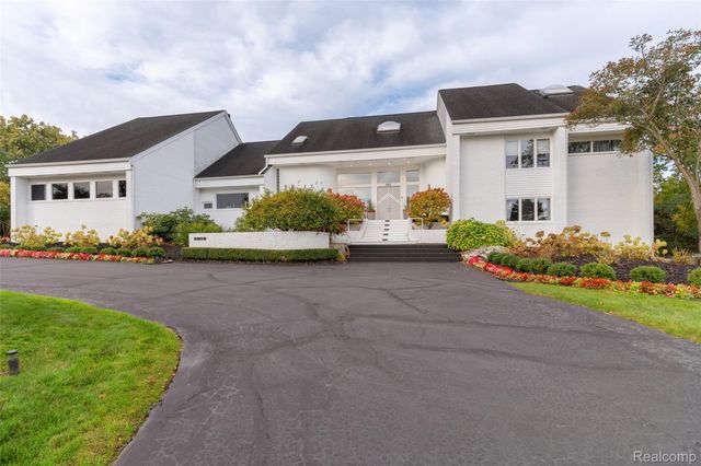 3802 Columbia Drive, Bloomfield Hills, MI 48302
