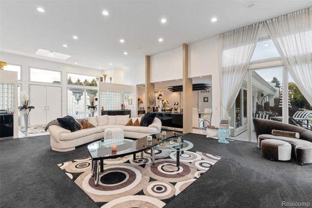 3802 Columbia Drive, Bloomfield Hills, MI 48302