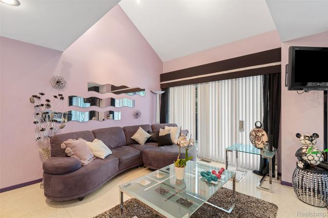 3802 Columbia Drive, Bloomfield Hills, MI 48302