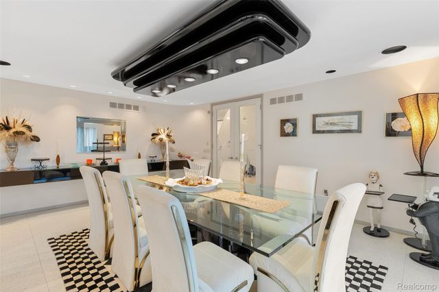 3802 Columbia Drive, Bloomfield Hills, MI 48302