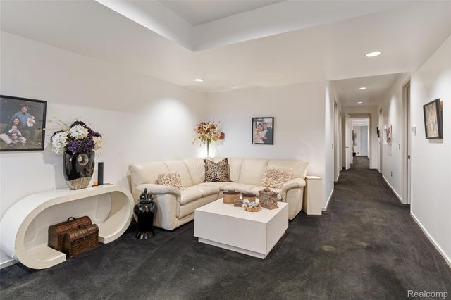 3802 Columbia Drive, Bloomfield Hills, MI 48302