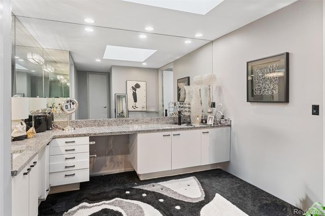 3802 Columbia Drive, Bloomfield Hills, MI 48302