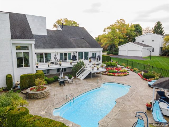 3802 Columbia Drive, Bloomfield Hills, MI 48302