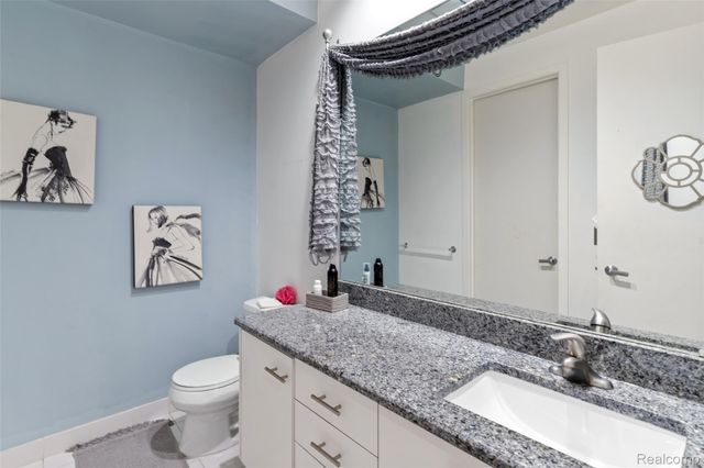 3802 Columbia Drive, Bloomfield Hills, MI 48302