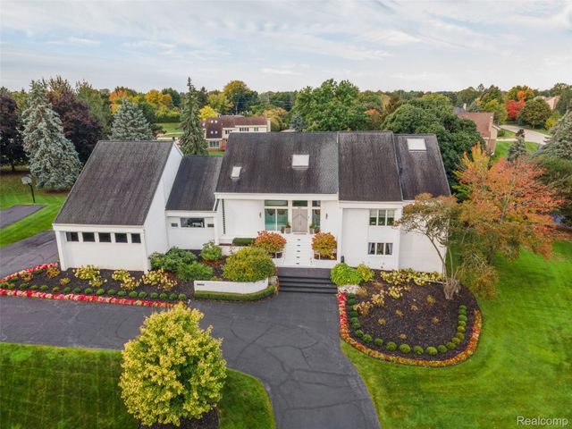 3802 Columbia Drive, Bloomfield Hills, MI 48302