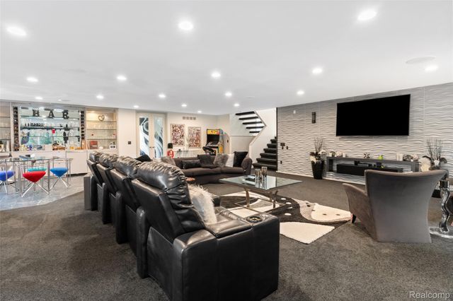3802 Columbia Drive, Bloomfield Hills, MI 48302