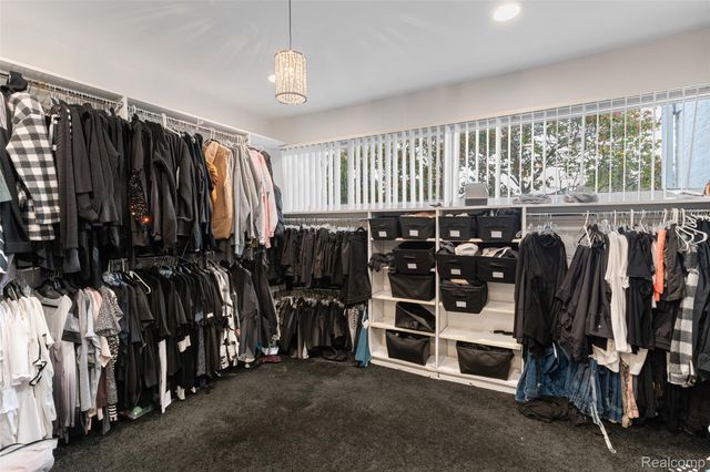 3802 Columbia Drive, Bloomfield Hills, MI 48302
