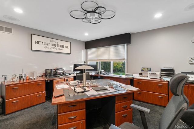 3802 Columbia Drive, Bloomfield Hills, MI 48302
