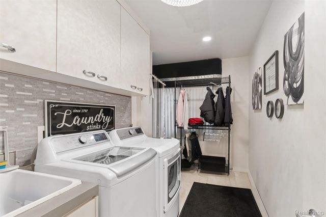 3802 Columbia Drive, Bloomfield Hills, MI 48302