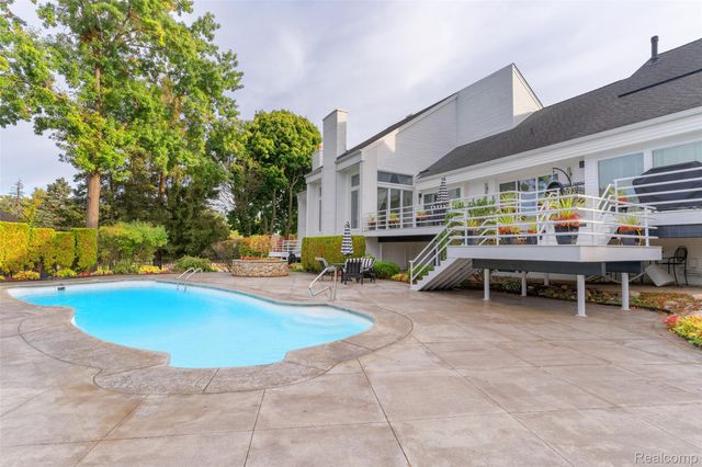 3802 Columbia Drive, Bloomfield Hills, MI 48302