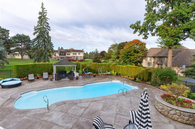 3802 Columbia Drive, Bloomfield Hills, MI 48302