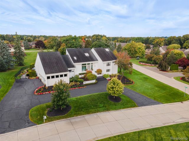 3802 Columbia Drive, Bloomfield Hills, MI 48302