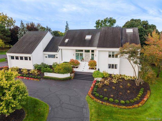 3802 Columbia Drive, Bloomfield Hills, MI 48302