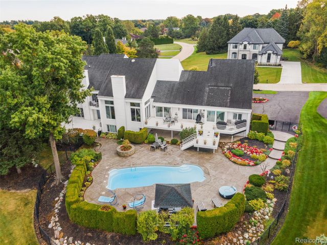 3802 Columbia Drive, Bloomfield Hills, MI 48302
