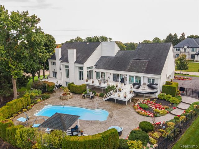 3802 Columbia Drive, Bloomfield Hills, MI 48302