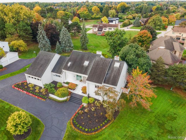3802 Columbia Drive, Bloomfield Hills, MI 48302