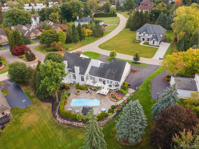 3802 Columbia Drive, Bloomfield Hills, MI 48302