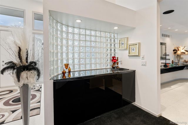 3802 Columbia Drive, Bloomfield Hills, MI 48302